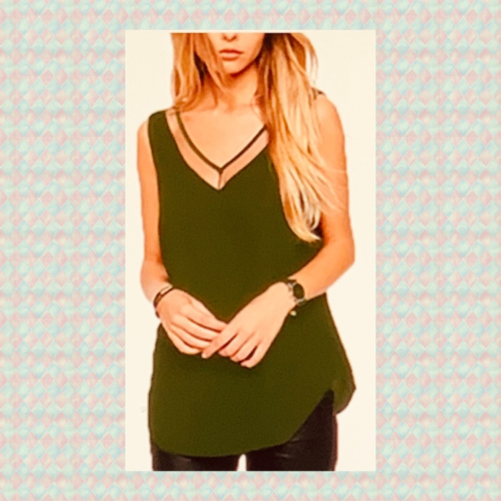 Brand New Leo Rosi Kelly Blouse 👚